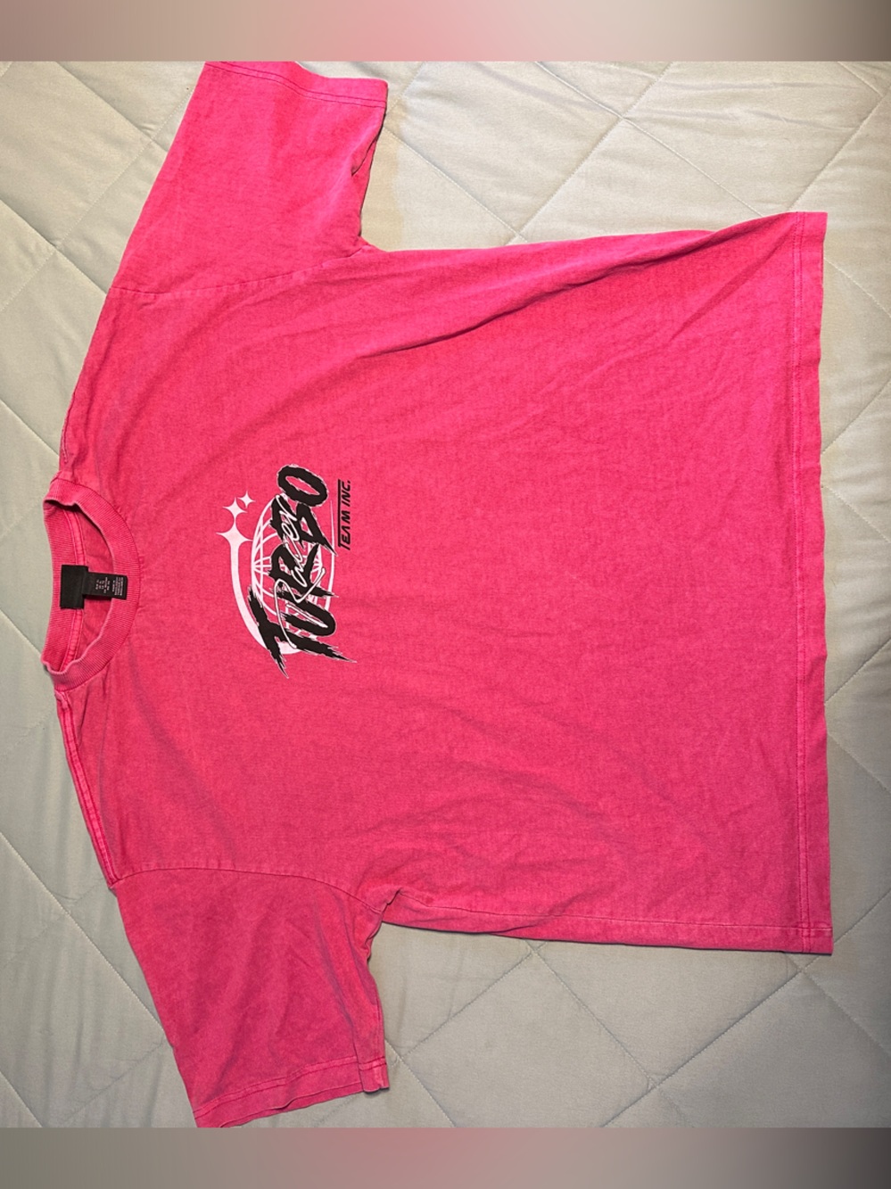 H&M Men's Bright Pink Short-Sleeve Graphic Tee